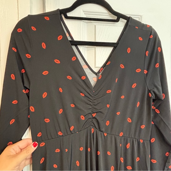 TORRID - Black Knit A-Line Dress with Red Kiss Print, Size 00 NWT, US Size 10 - Picture 7 of 16